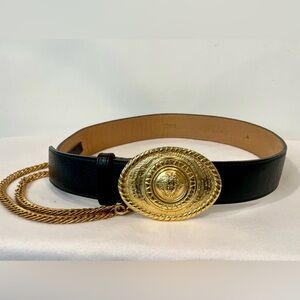 Streets Ahead Aries Belt, Black w/Gold oval Medallion Buckle, lion, chains,M,EUC